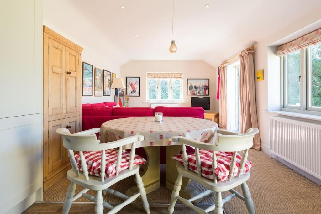 Charming Cottage Surrounded By Idyllic Garden In Peaceful Location In Central Charlbury Exterior foto