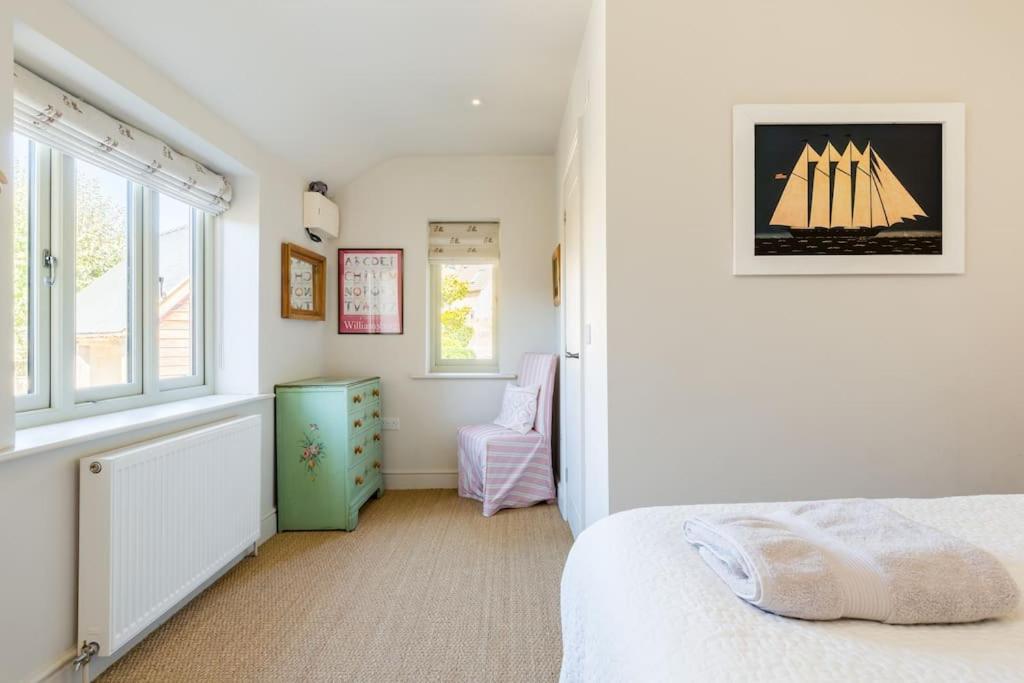 Charming Cottage Surrounded By Idyllic Garden In Peaceful Location In Central Charlbury Exterior foto